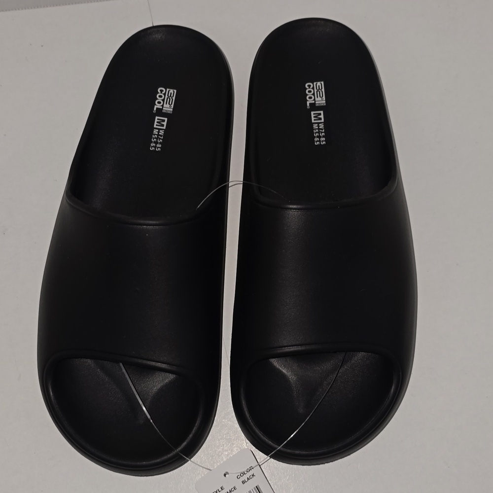 32 Cool Black Cushion Unisex Slide Women's 7.5 -8.5/ Men's 5.5 -6.5 New - Picture 2 of 12
